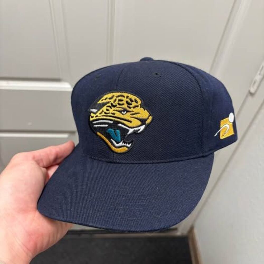 Vintage Sports Specialties Jacksonville Jaguars NFL Pro Line Snapback Hat